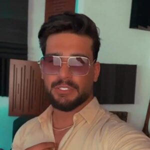 دانلود اهنگ تویه این شهر شلوغ که پر آدمه ریوان