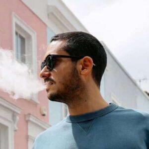 دانلود آهنگ من دیوونه میشم میون اون دستات دانلود آهنگ من دیوونه میشم میون اون دستات