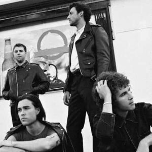 دانلود آهنگ Afraid از The Neighbourhood